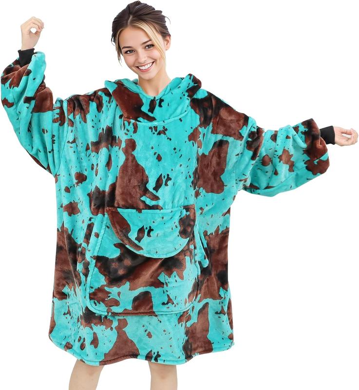 Blue Cow Print Wearable Blanket Hoodie Oversized Fleece Sweatshirt Blanket with Giant Pocket Warm Cozy Hooded Blanket for Adult Cow Gifts for Women Men