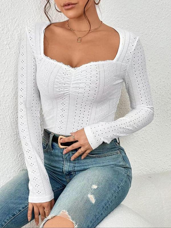 Women's Plain Contrast Lace Eyelet Embroidery Ruched Tee, Casual Sweetheart Neck Long Sleeve Top for Daily Wear, Ladies Clothes for All Seasons